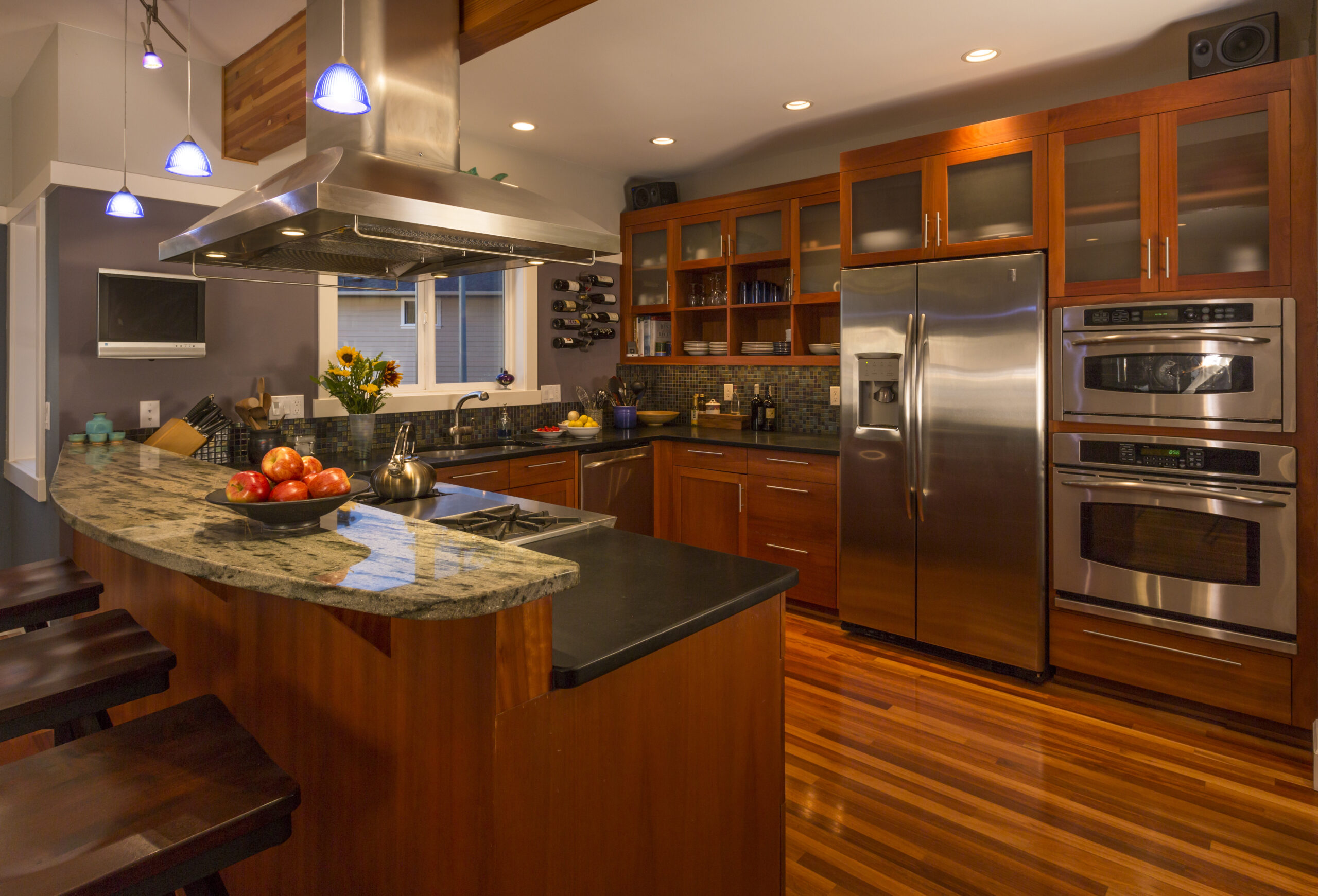 Custom Kitchen Cabinets to Suit Your
